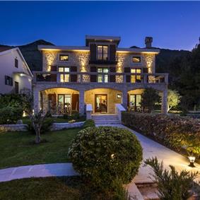 5 bedroom bayside villa with pool near Kotor, sleeps 12